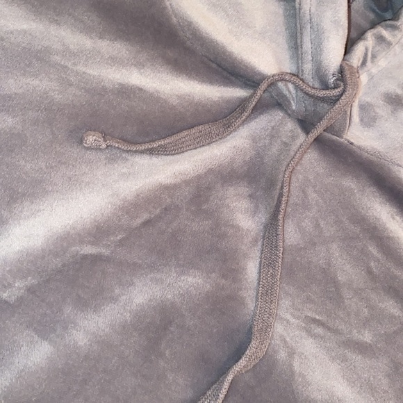 Super soft grey long sleeve crop top with hood - Picture 2 of 3